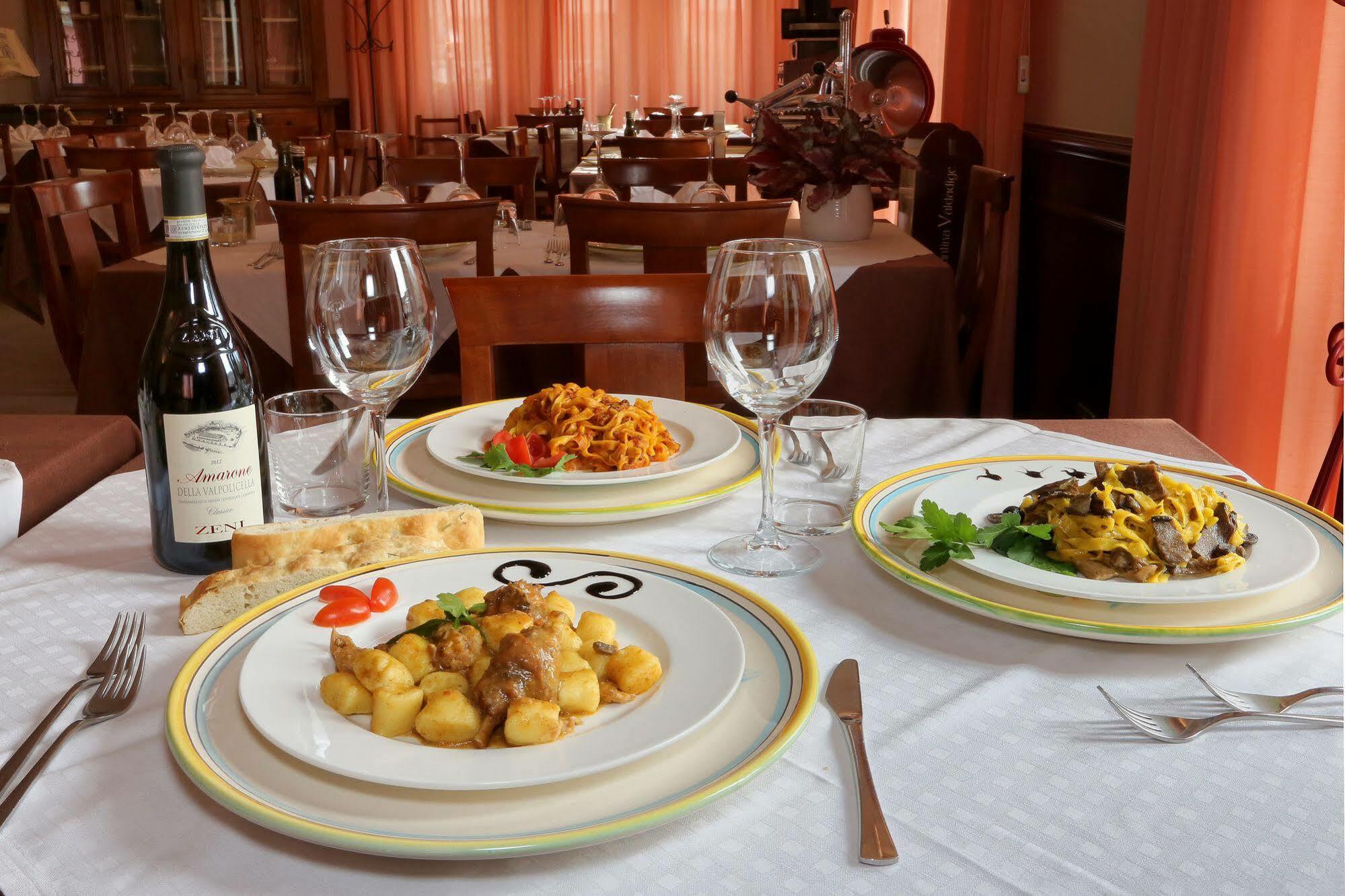 Hotel Santa Maria - Bardolino Town Center Ngoại thất bức ảnh
